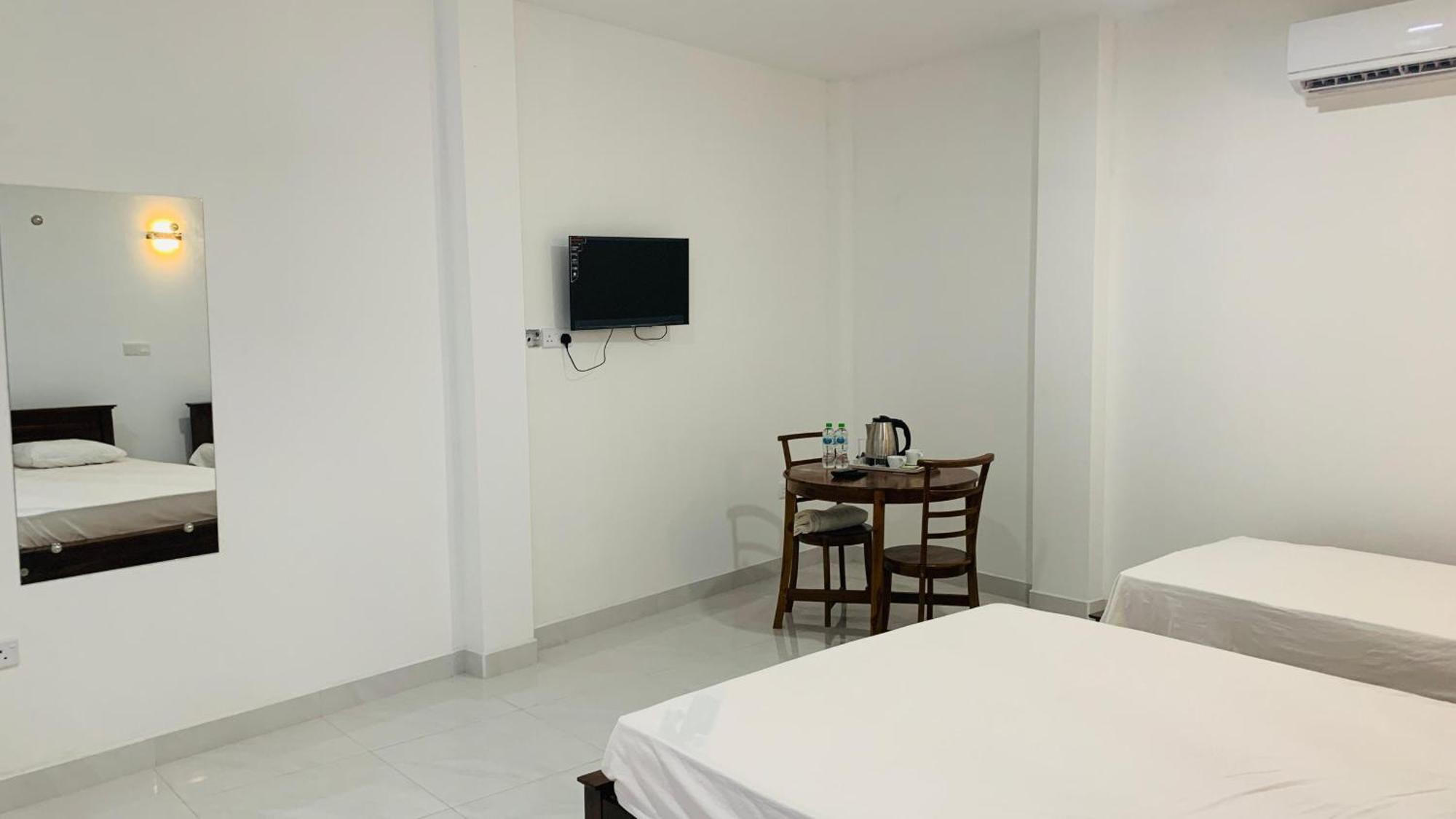 Meridian Holiday Resort รัตนปุระ ภายนอก รูปภาพ
