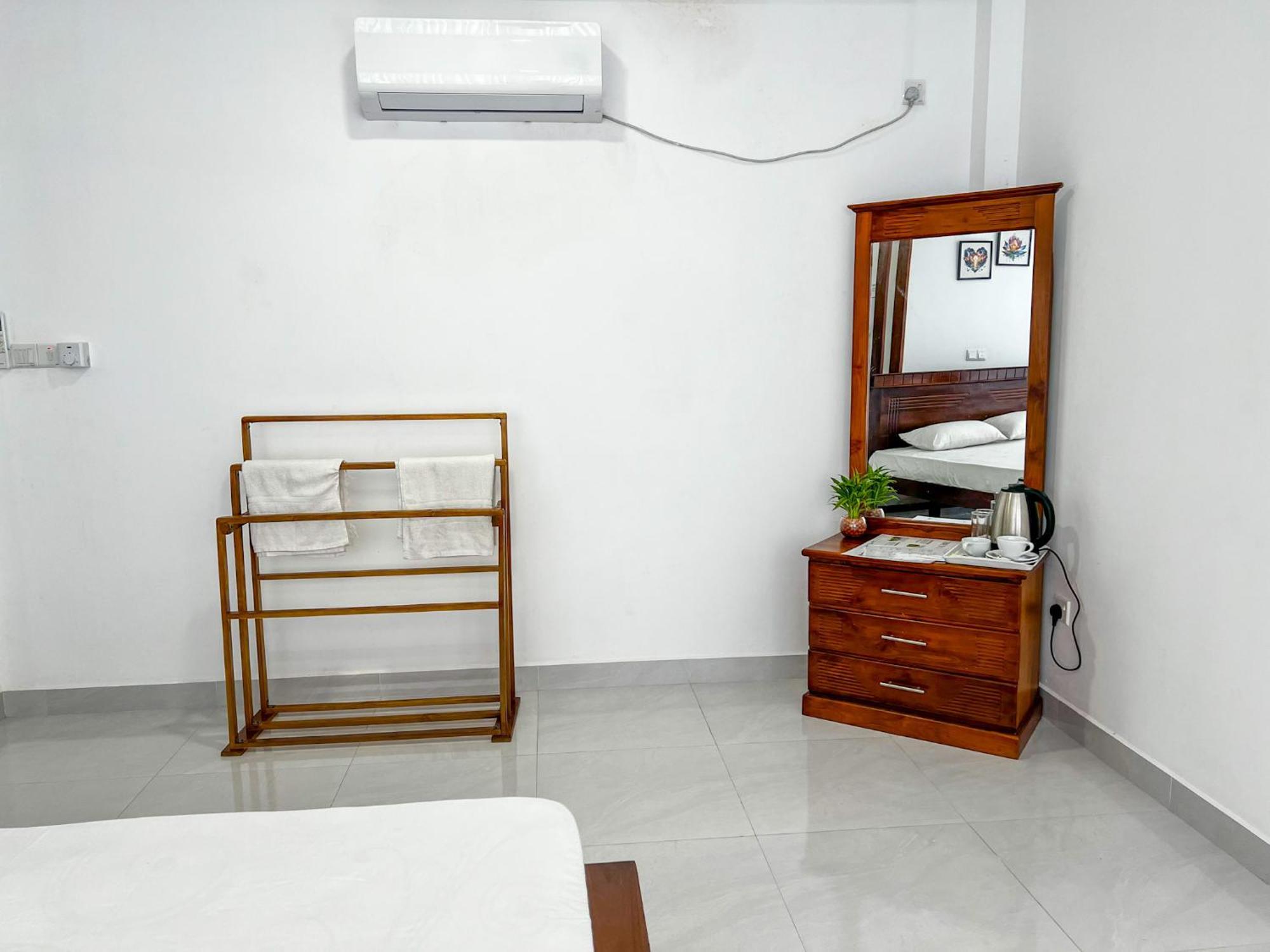 Meridian Holiday Resort รัตนปุระ ภายนอก รูปภาพ